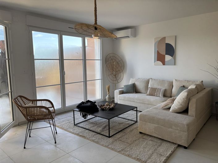 Image No.1-3 Bed House for sale