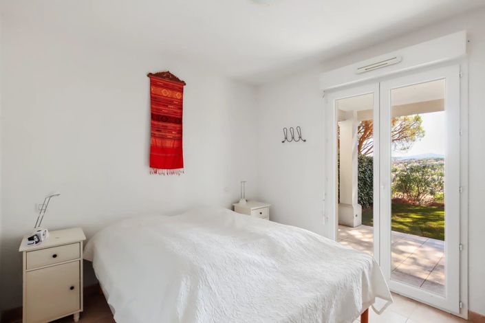 Image No.11-3 Bed House for sale