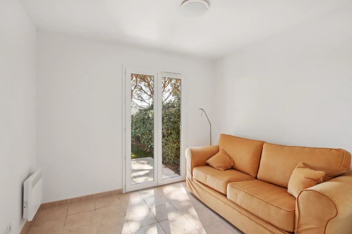 Image No.12-3 Bed House for sale