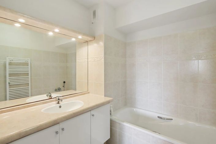 Image No.14-3 Bed House for sale