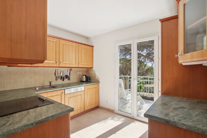 Image No.9-3 Bed House for sale