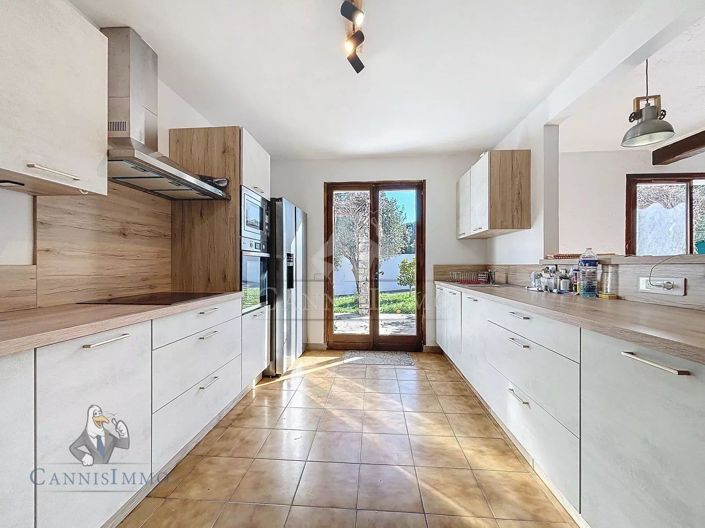 Image No.5-4 Bed House for sale