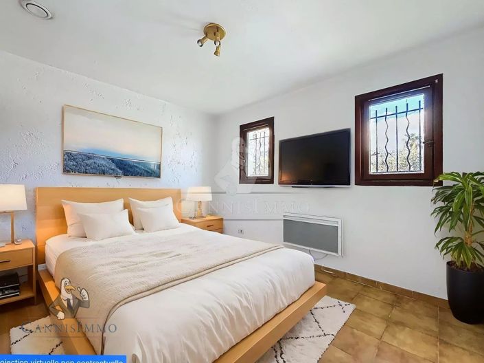 Image No.6-4 Bed House for sale