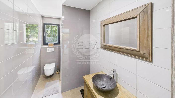 Image No.12-4 Bed House for sale