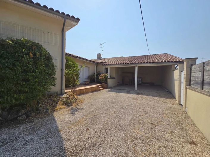 Image No.16-4 Bed House for sale