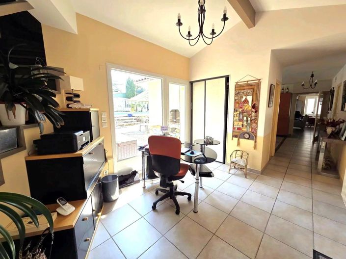 Image No.8-4 Bed House for sale