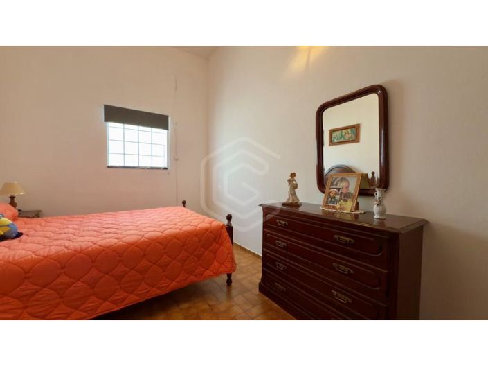 Image No.20-2 Bed House for sale