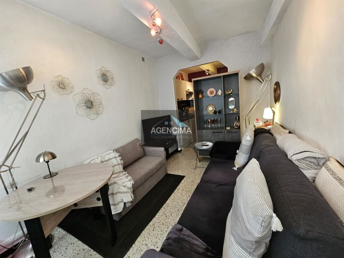 Image No.1-2 Bed House for sale