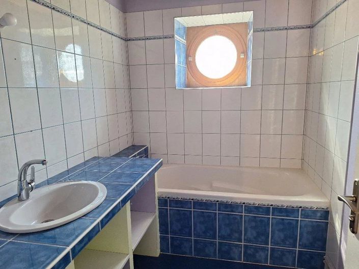 Image No.16-4 Bed House for sale