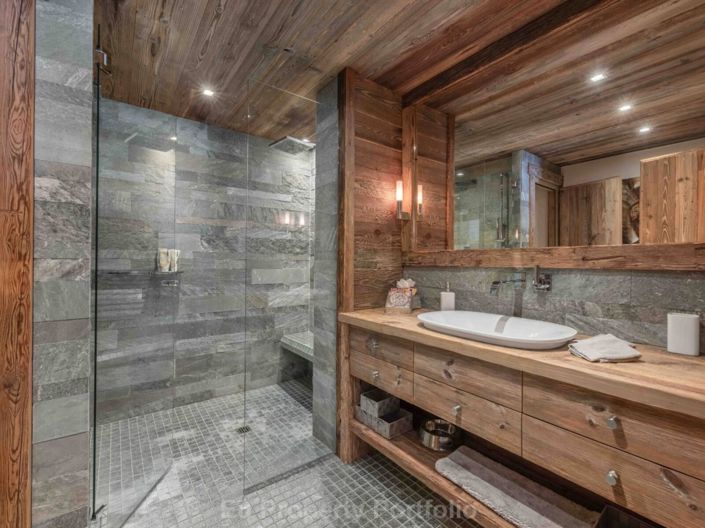 Image No.18-6 Bed House for sale