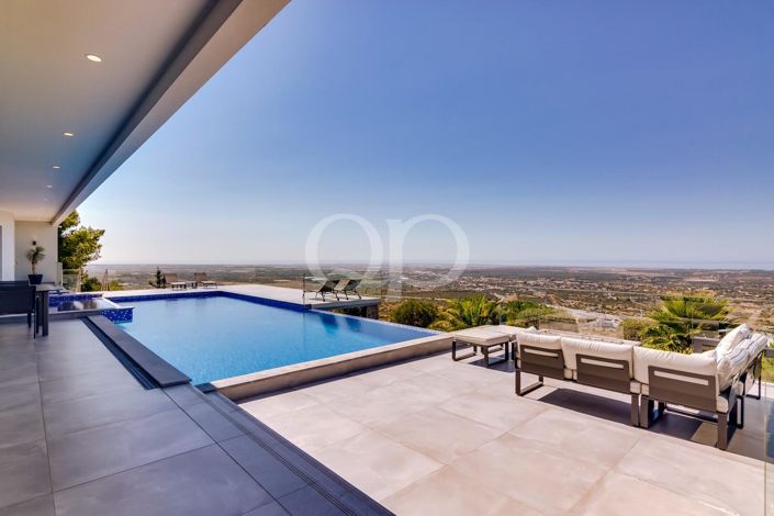 Image No.15-3 Bed House for sale