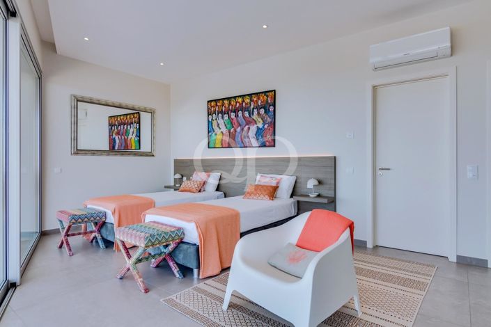 Image No.34-3 Bed House for sale