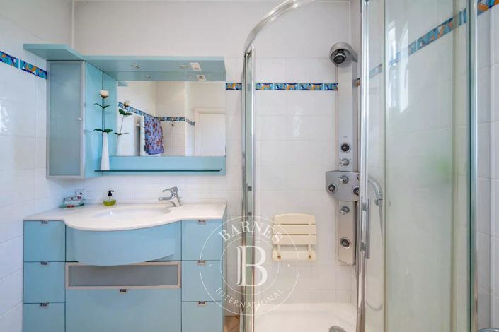 Image No.15-4 Bed House for sale