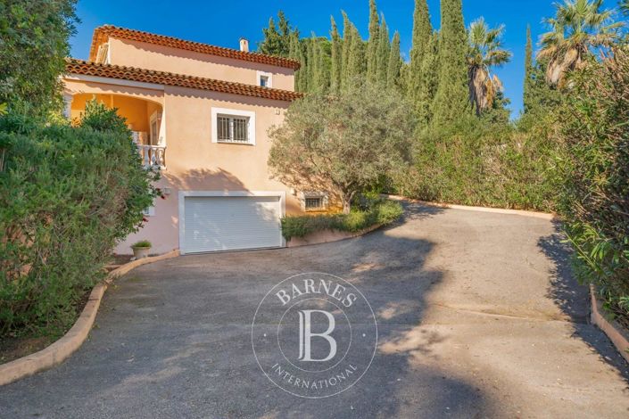 Image No.20-4 Bed House for sale