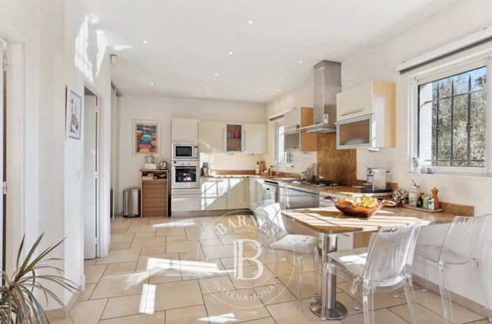 Image No.3-4 Bed House for sale