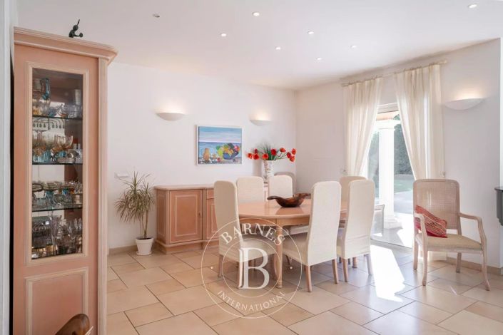 Image No.36-4 Bed House for sale