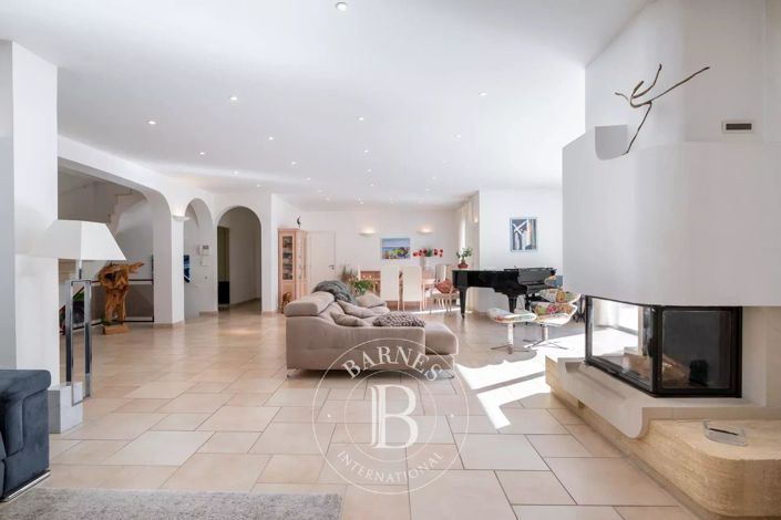 Image No.38-4 Bed House for sale