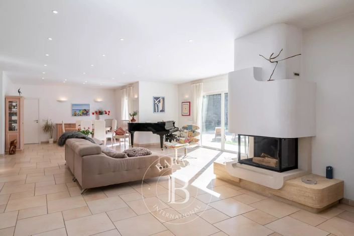 Image No.39-4 Bed House for sale