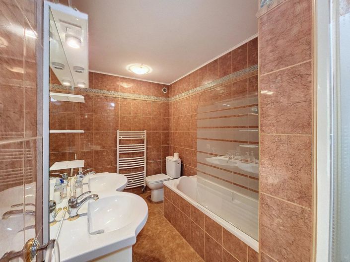 Image No.7-3 Bed Apartment for sale