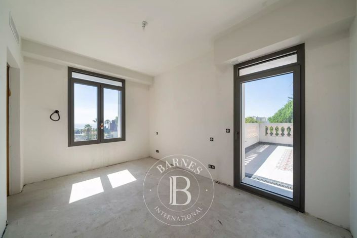 Image No.14-4 Bed House for sale