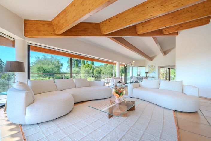 Image No.8-5 Bed House for sale