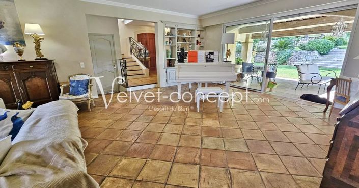 Image No.12-4 Bed House for sale