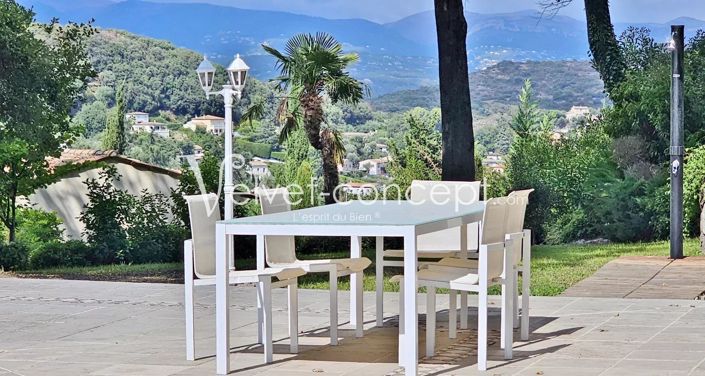 Image No.2-4 Bed House for sale