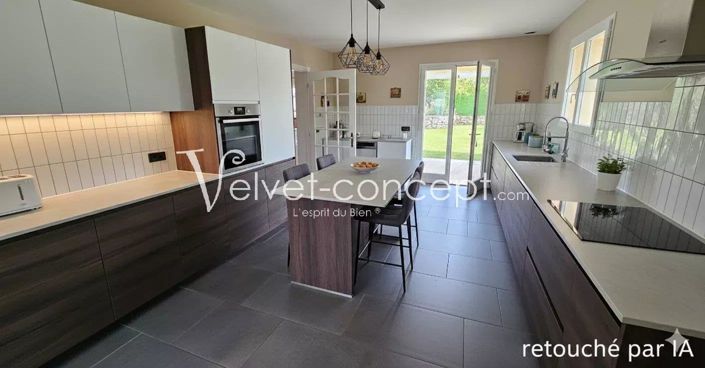 Image No.9-4 Bed House for sale