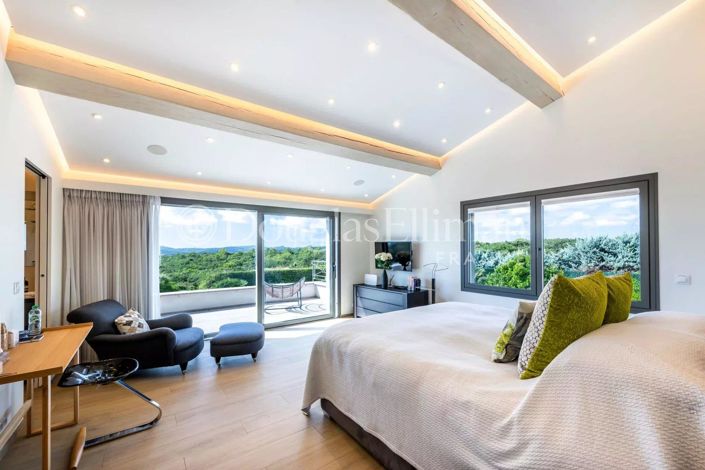 Image No.10-5 Bed House for sale