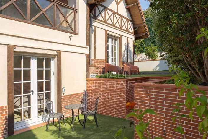 Image No.13-6 Bed House for sale