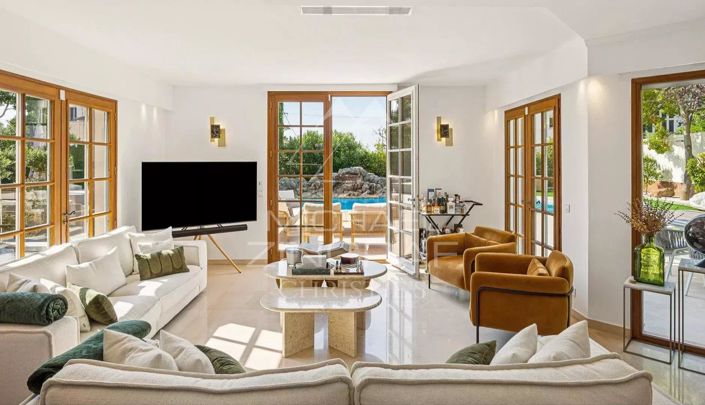 Image No.3-6 Bed House for sale