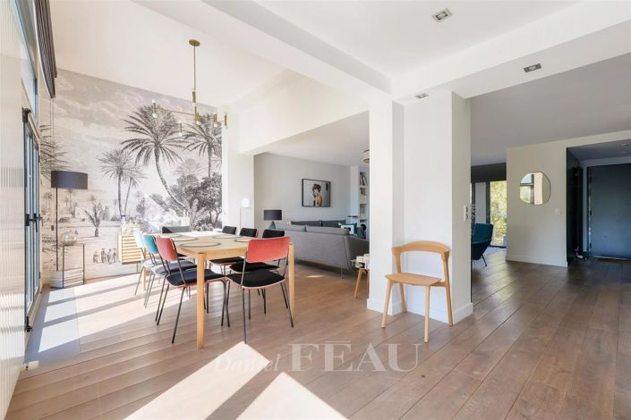 Image No.2-5 Bed House for sale