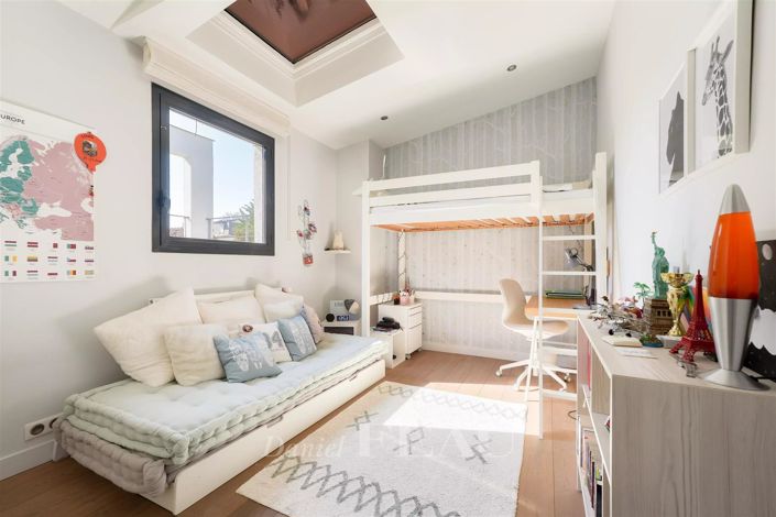 Image No.20-5 Bed House for sale