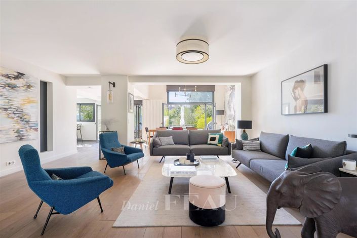 Image No.5-5 Bed House for sale