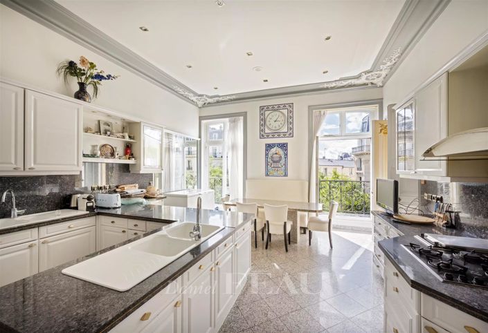 Image No.12-5 Bed Apartment for sale