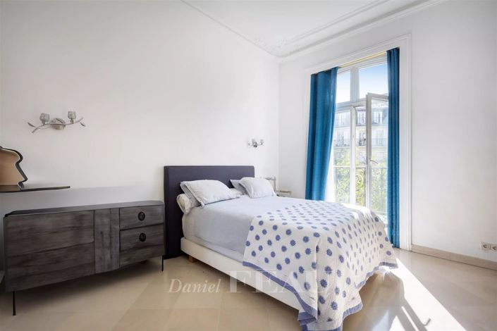 Image No.13-5 Bed Apartment for sale