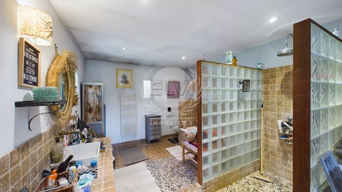 Image No.9-4 Bed House for sale