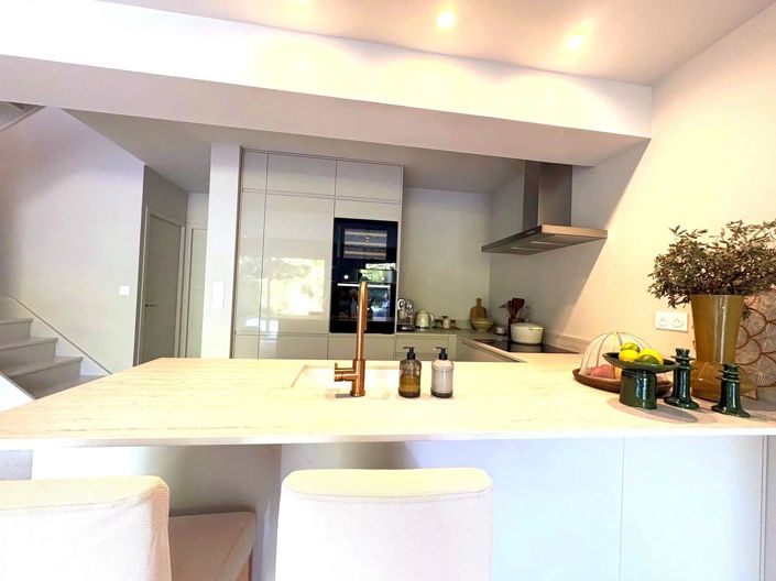 Image No.6-2 Bed House for sale