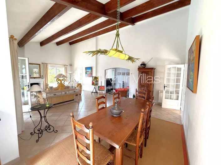 Image No.6-4 Bed House for sale