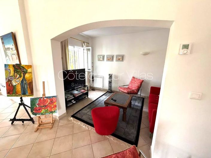 Image No.8-4 Bed House for sale