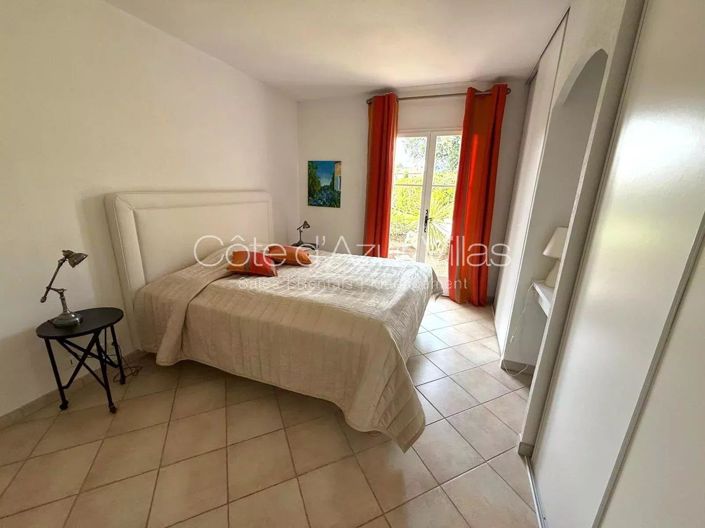 Image No.9-4 Bed House for sale