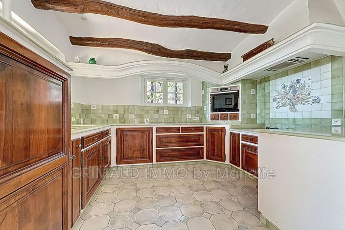 Image No.11-6 Bed House for sale