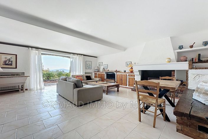 Image No.20-6 Bed House for sale