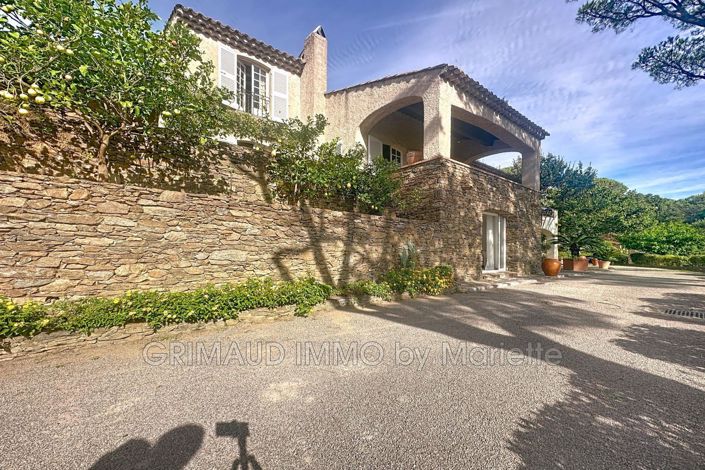 Image No.4-6 Bed House for sale