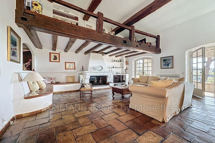 Image No.9-6 Bed House for sale