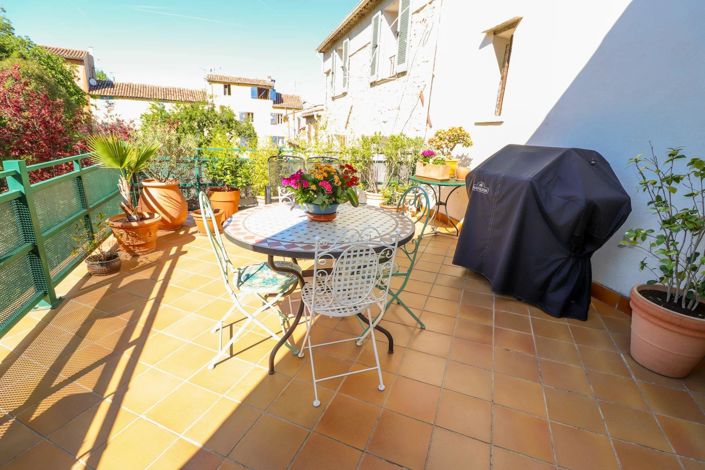 Image No.25-2 Bed House for sale