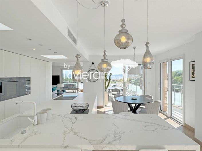 Image No.10-3 Bed Apartment for sale