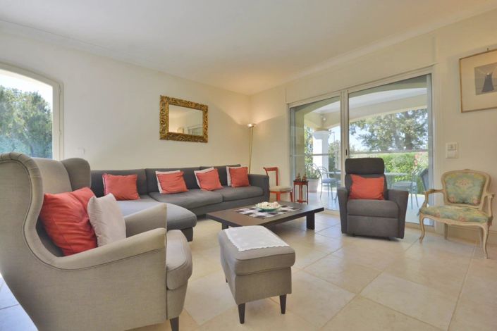 Image No.19-6 Bed House for sale