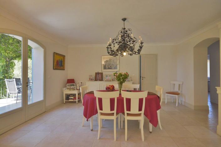 Image No.22-6 Bed House for sale