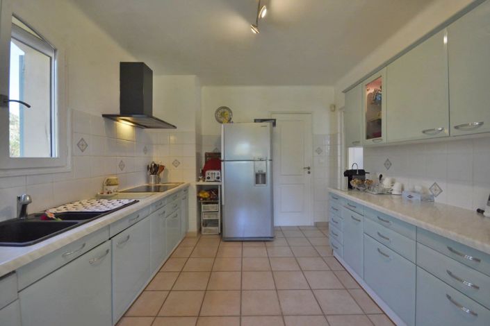 Image No.24-6 Bed House for sale